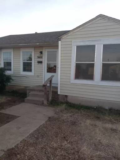 Main picture of 3608 NE 13th Ave
