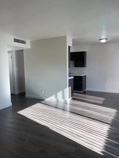 Main picture of 293 S Callisch Ave