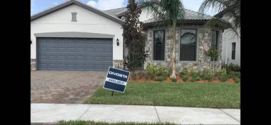 Main picture of 823 SE Villandry Way