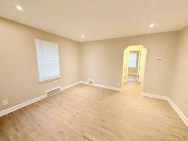 Main picture of 15885 Eastwood St