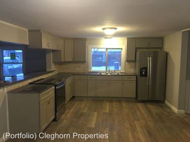 Main picture of 8852 Number 5 Rd E