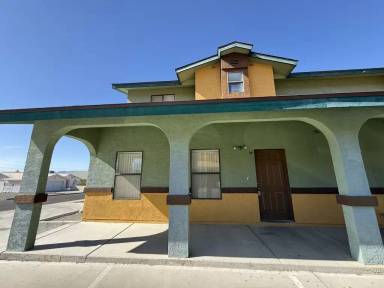 Main picture of 2665 Calle de Mercado