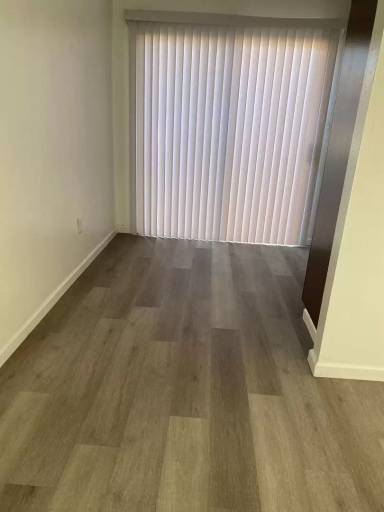 Main picture of 1405 White Ln