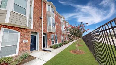 Main picture of Lakeridge Townhomes