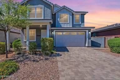 Main picture of 12324 N 144th Dr