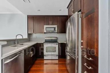 Main picture of 13842 S 40th St