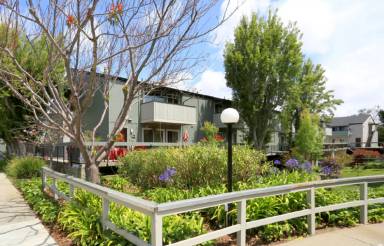 Main picture of 403 Piccadilly Pl