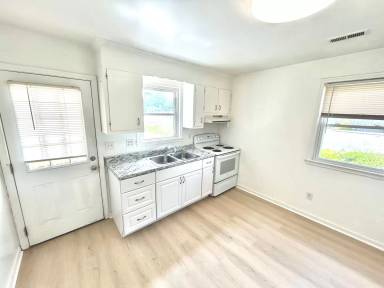 Main picture of 221 S Mesa Dr