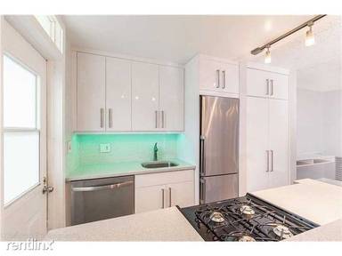 Main picture of 921 Jefferson Ave