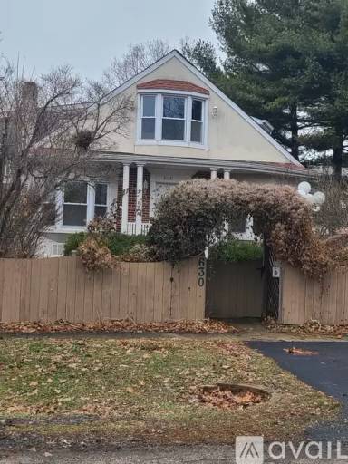 Main picture of 630 Whitney Ave