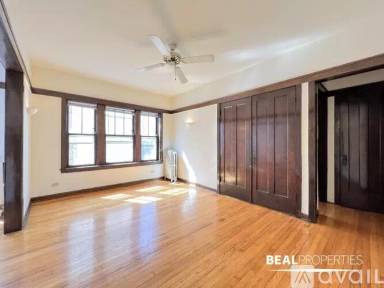 Main picture of 816 W Waveland Apartments