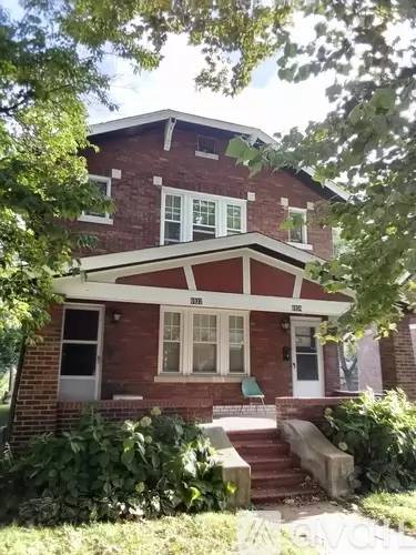 Main picture of 6922 W Park Ave