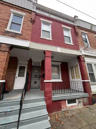 Main picture of 526 N Hobart St