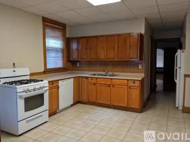 Main picture of 2731 N Kedzie Ave