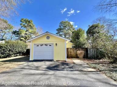 Main picture of 211 Pebble Creek Rd