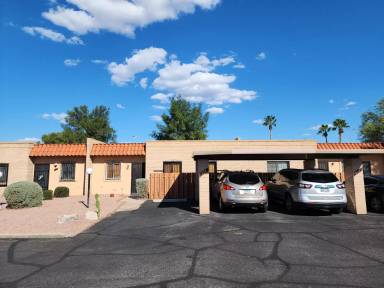 Main picture of 709 S Pantano Pkwy