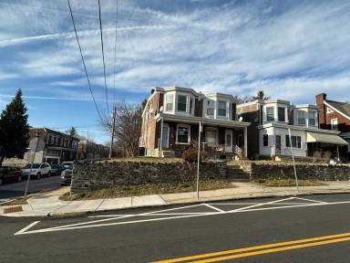 Main picture of 484 Shurs Ln