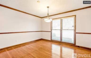 Main picture of 484 Lands End Rd