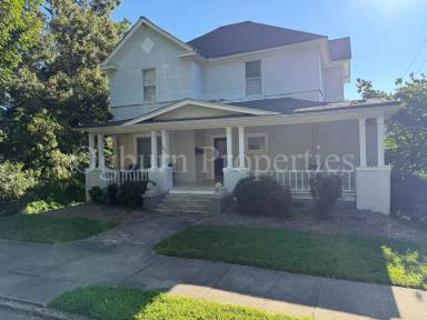 Main picture of 245 Corona St