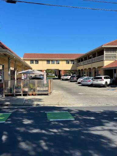 Main picture of 3215 Encinal Ave