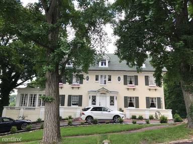 Main picture of 532 Washington St
