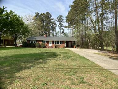 Main picture of 910 New Rand Rd