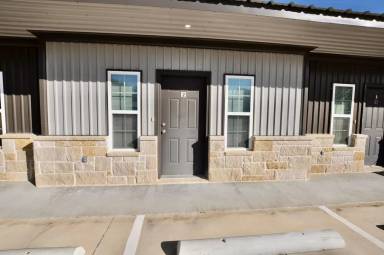 Main picture of 215 Price Ln