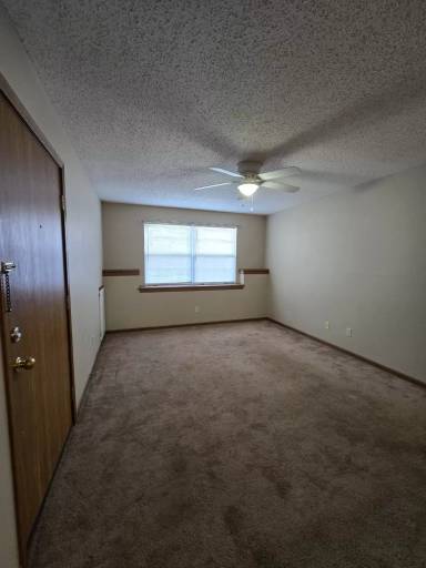 Main picture of 136 N Crest Dr