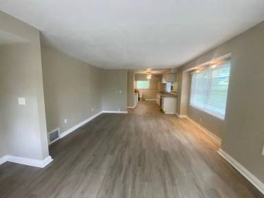 Main picture of 5190 Forest Ave