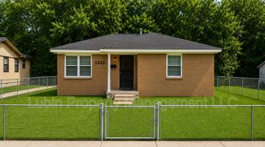 Main picture of 1252 Maywood Rd