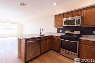 Main picture of 5165 Washington St