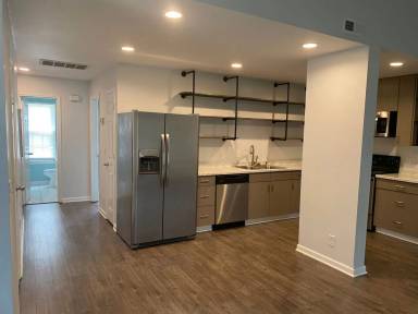 Main picture of 5025 Lampost Cir