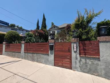 Main picture of 1569 W Court St