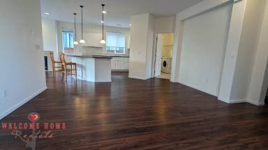 Main picture of 8017 Mercer Ct NE