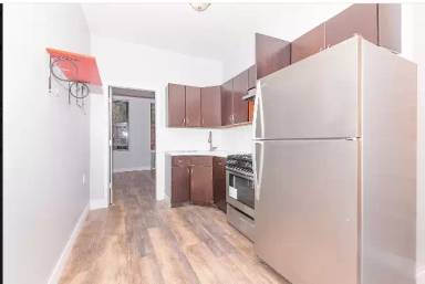 Main picture of 477 Chauncey St