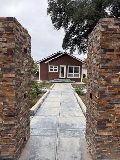 Main picture of 9234 S Alta Ave