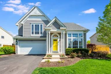 Main picture of 210 Carol Ln