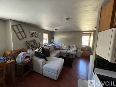 Main picture of 15 W Church St
