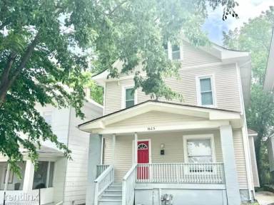 Main picture of 1625 Spruce Ave