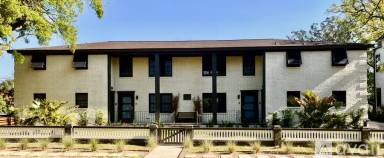 Main picture of 171 3rd Ave