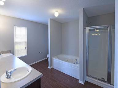 Main picture of 7771 Freehold Dr