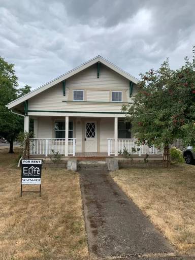 Main picture of 106 N 10th St