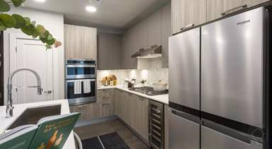Main picture of 535 W 20th St