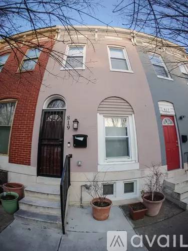Main picture of 819 N Montford Ave
