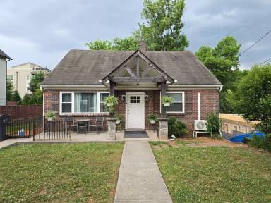 Main picture of 217 Auten St