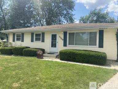 Main picture of 7706 Noble St