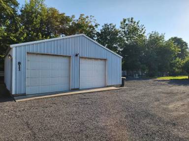 Main picture of 811 S Sycamore Ln