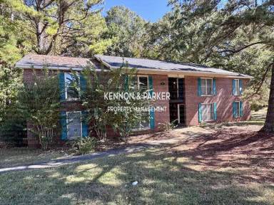 Main picture of 4 Trestlewood Court