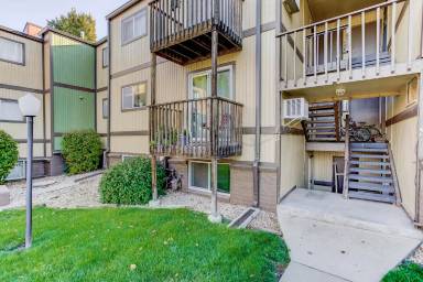 Main picture of Golden Pines Condominiums