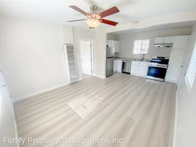 Main picture of 2101 Carnegie Ln